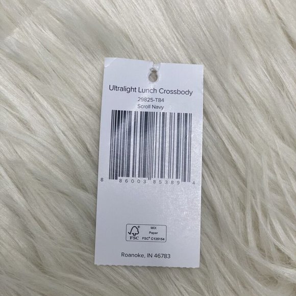 Vera Bradley New Ultralight Lunch Crossbody Scroll Navy Insulated NWT 29825-T84 - Picture 9 of 9